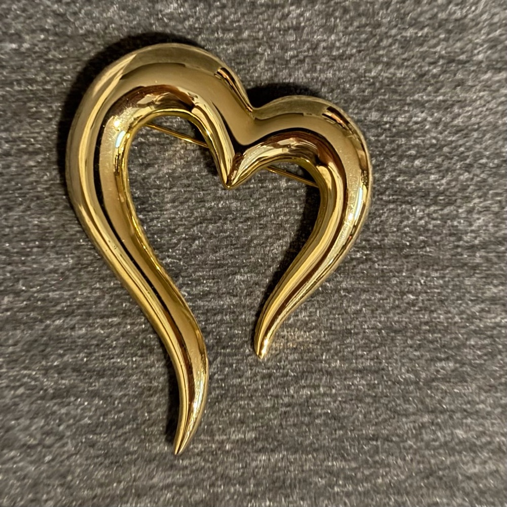 Gold Heart-Shaped Brooch Pin by JJ (Janette)